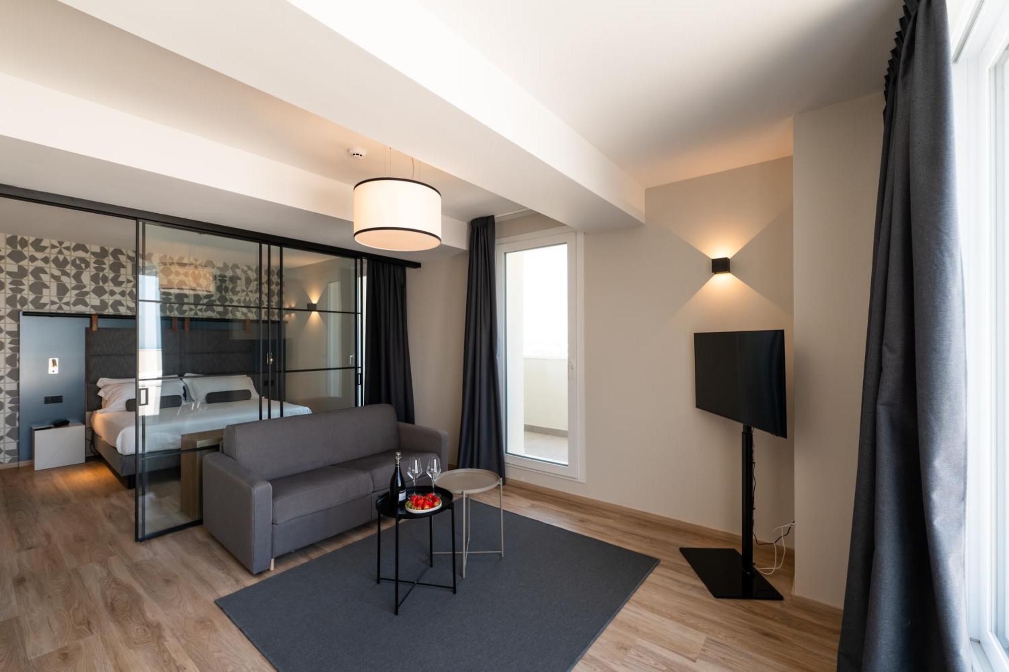 Hotel Sporting Ричоне Екстериор снимка
