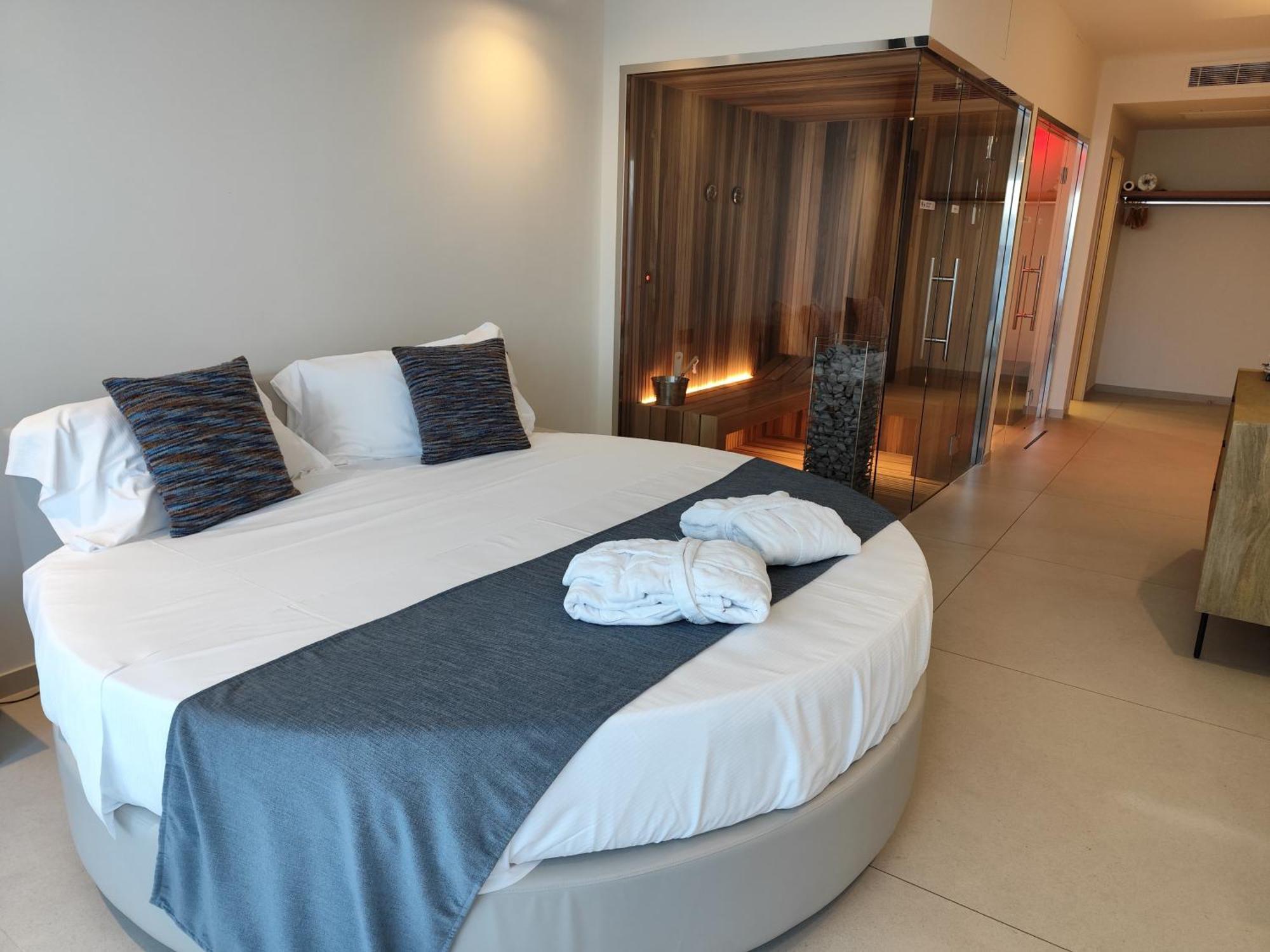 Hotel Sporting Ричоне Екстериор снимка