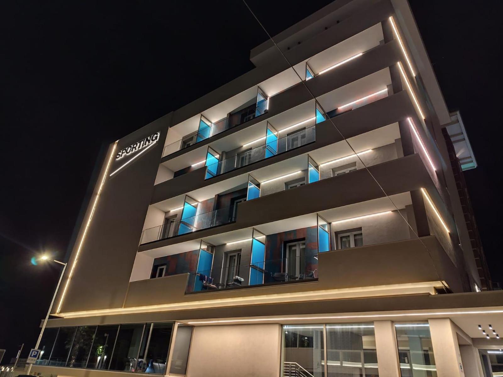 Hotel Sporting Ричоне Екстериор снимка