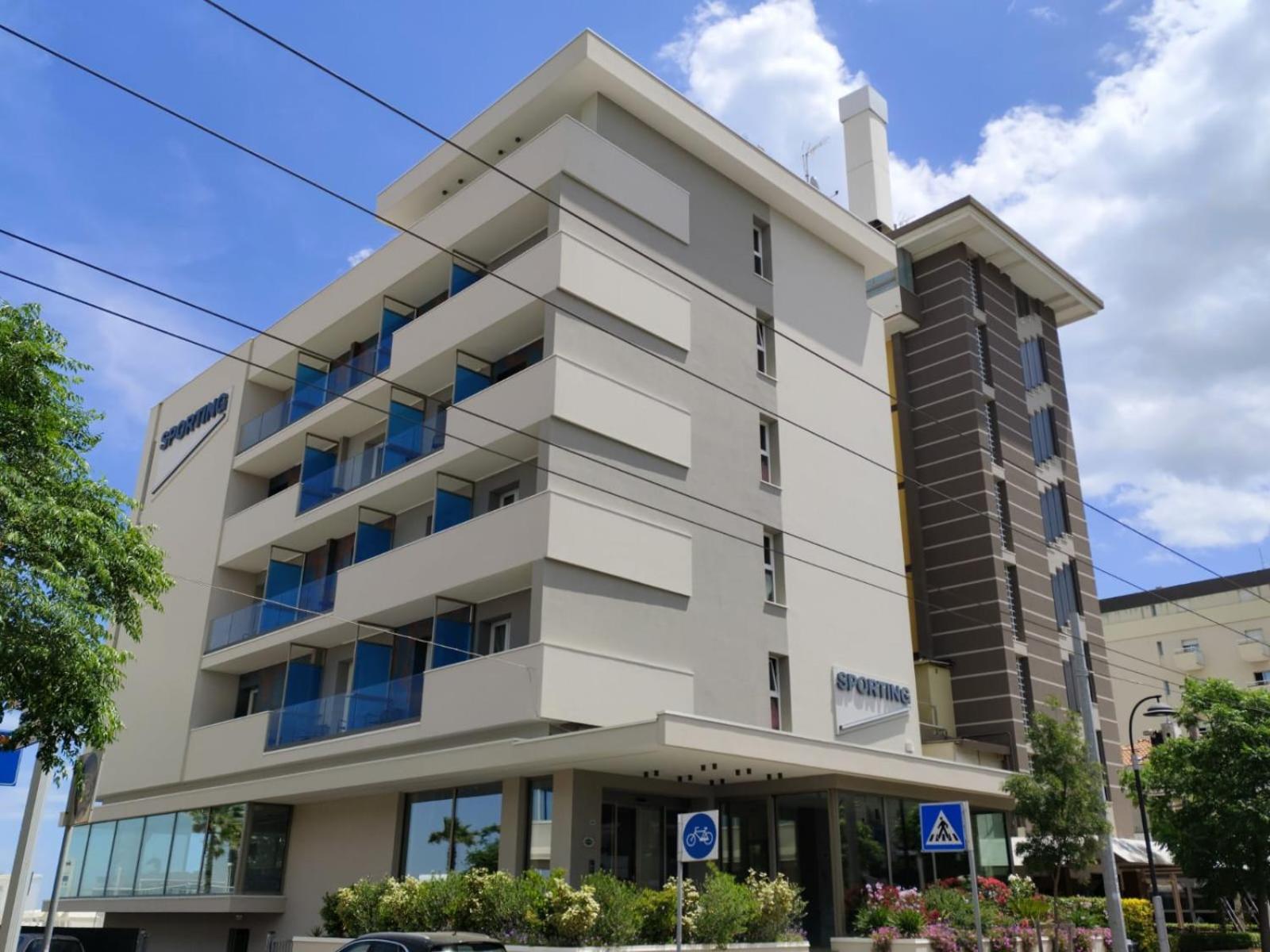 Hotel Sporting Ричоне Екстериор снимка