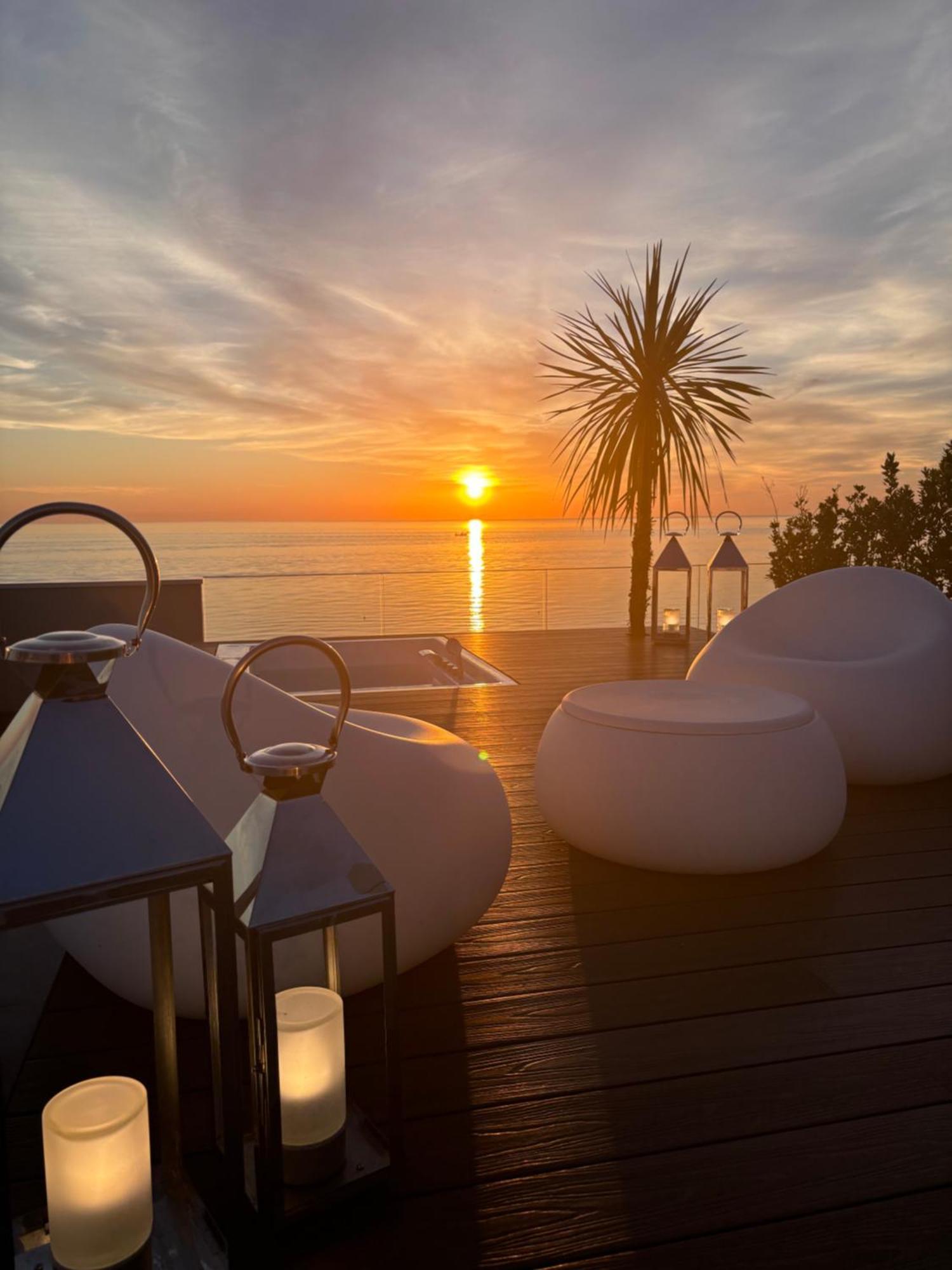 Hotel Sporting Ричоне Екстериор снимка